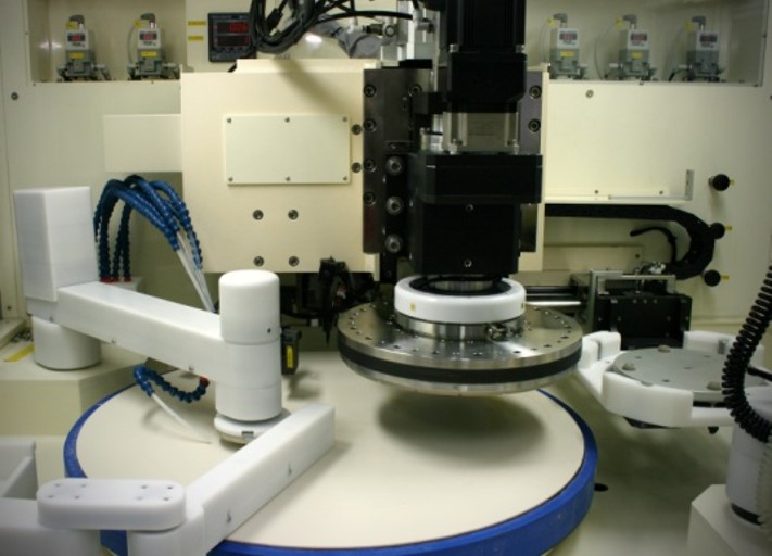 4～12インチウエハ試作評価向けCMP装置（POLI-762）の画像